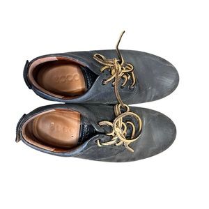 Ecco Men’s Classic Grey Leather Lace Up Comfort Sneaker Sz 41